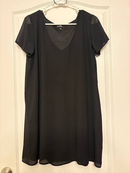 Lulus Dresses & Skirts - Lulu's Black V-Neck Classic Shift Dress